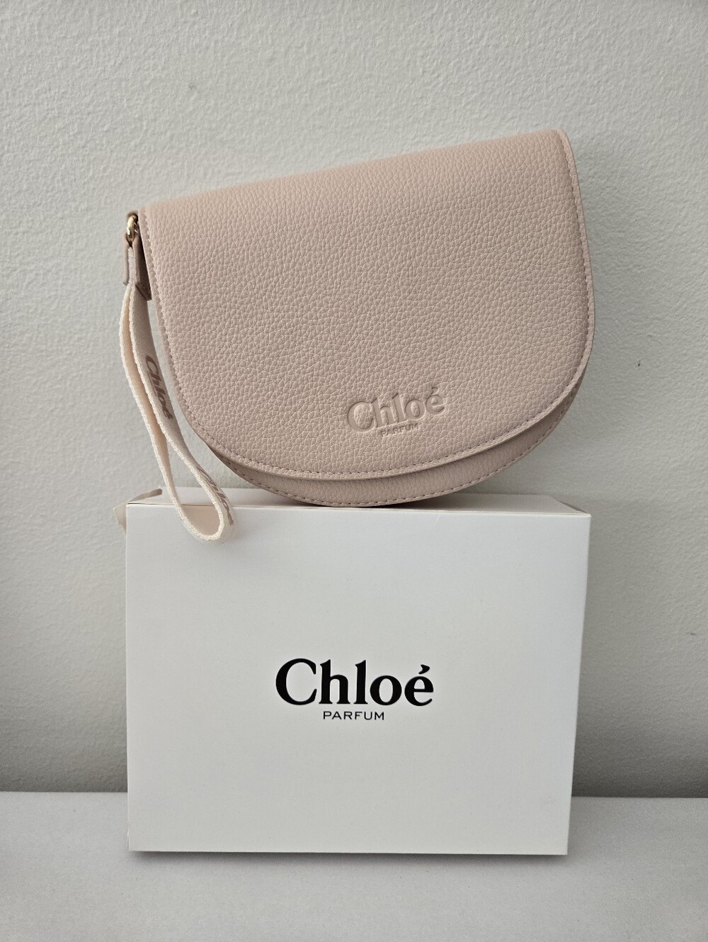 NWB Chloe Dusty Pink Faux Leather Pebbled Clutch Wristlet Bag W Box